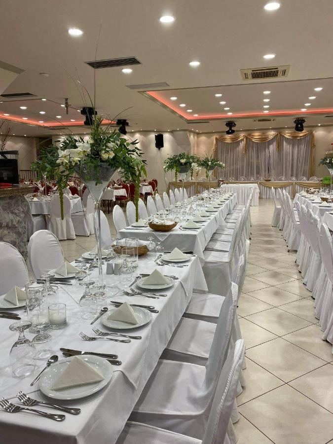 סימי Opera House Hotel מראה חיצוני תמונה