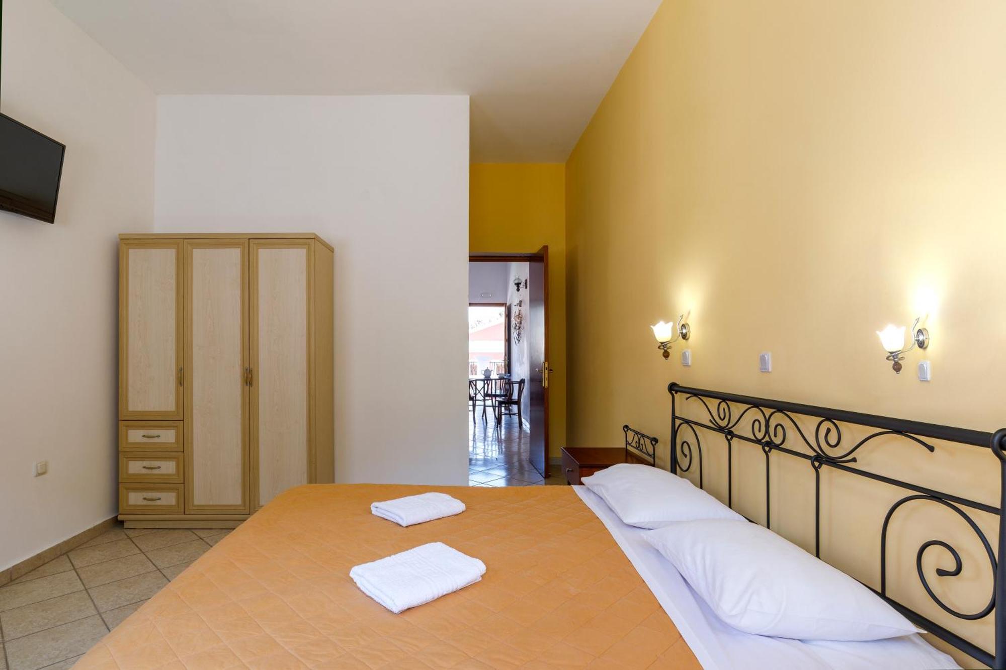 סימי Opera House Hotel מראה חיצוני תמונה