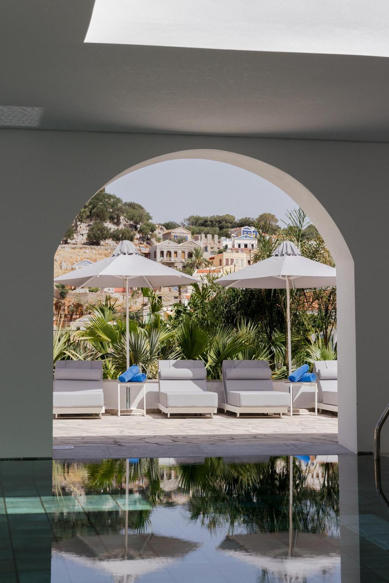 סימי Opera House Hotel מראה חיצוני תמונה