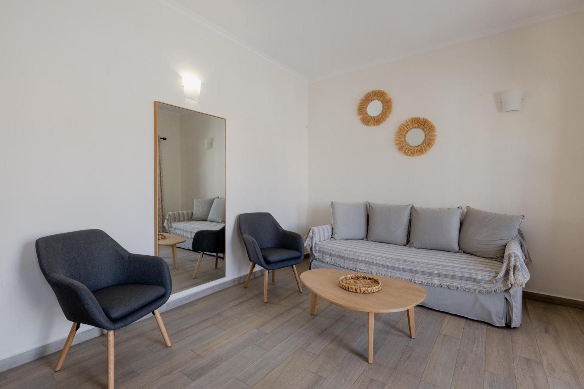 סימי Opera House Hotel מראה חיצוני תמונה