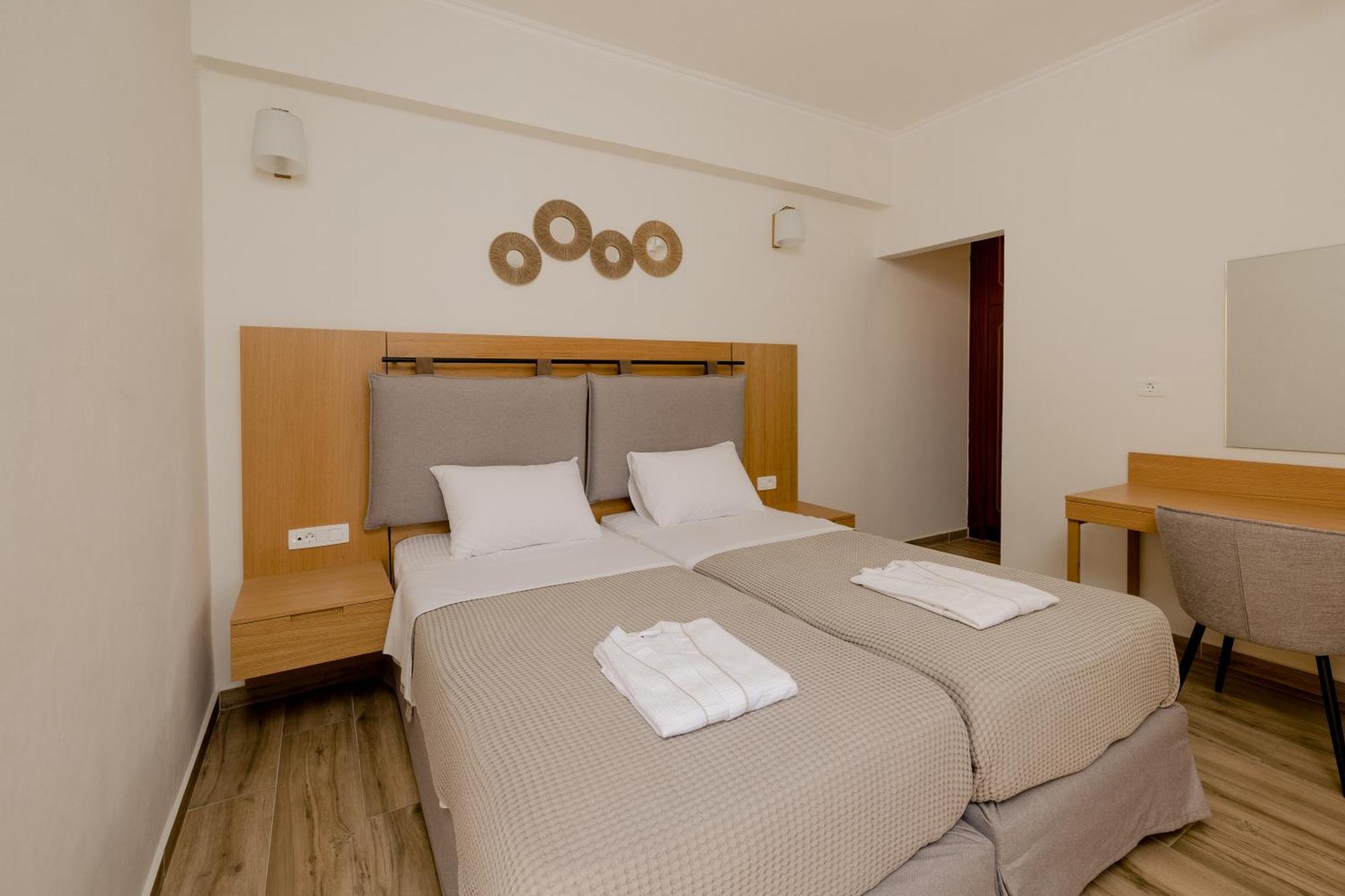 סימי Opera House Hotel מראה חיצוני תמונה