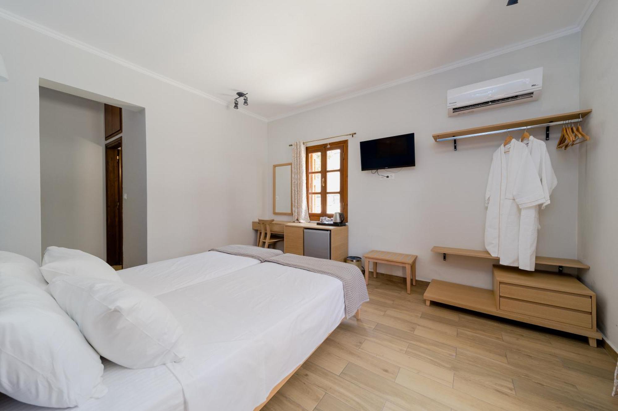 סימי Opera House Hotel מראה חיצוני תמונה