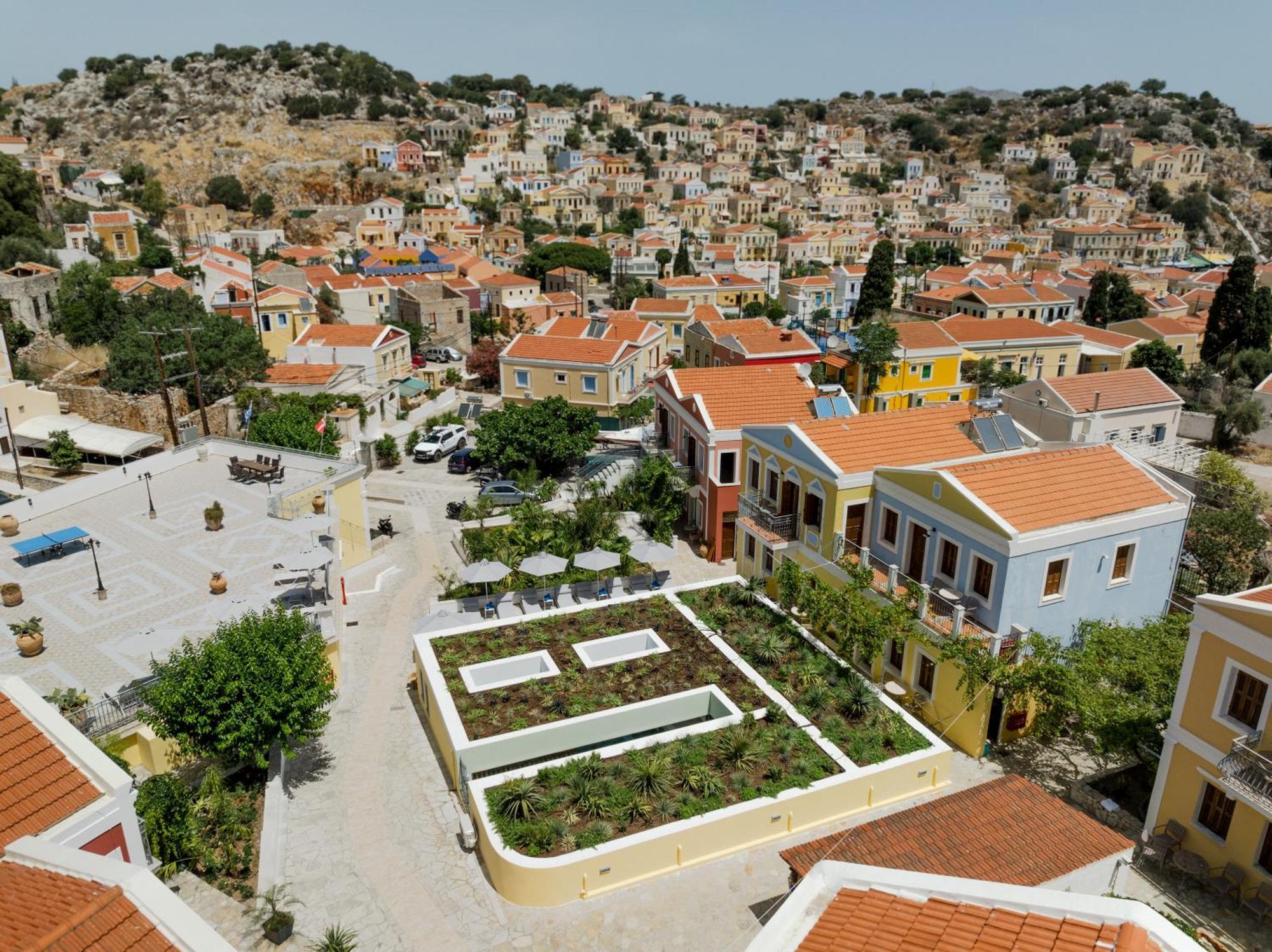 סימי Opera House Hotel מראה חיצוני תמונה