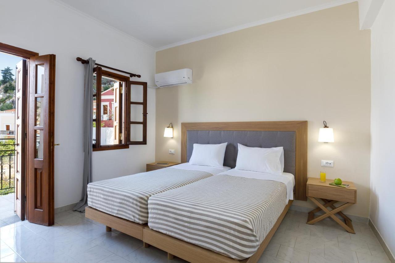 סימי Opera House Hotel מראה חיצוני תמונה